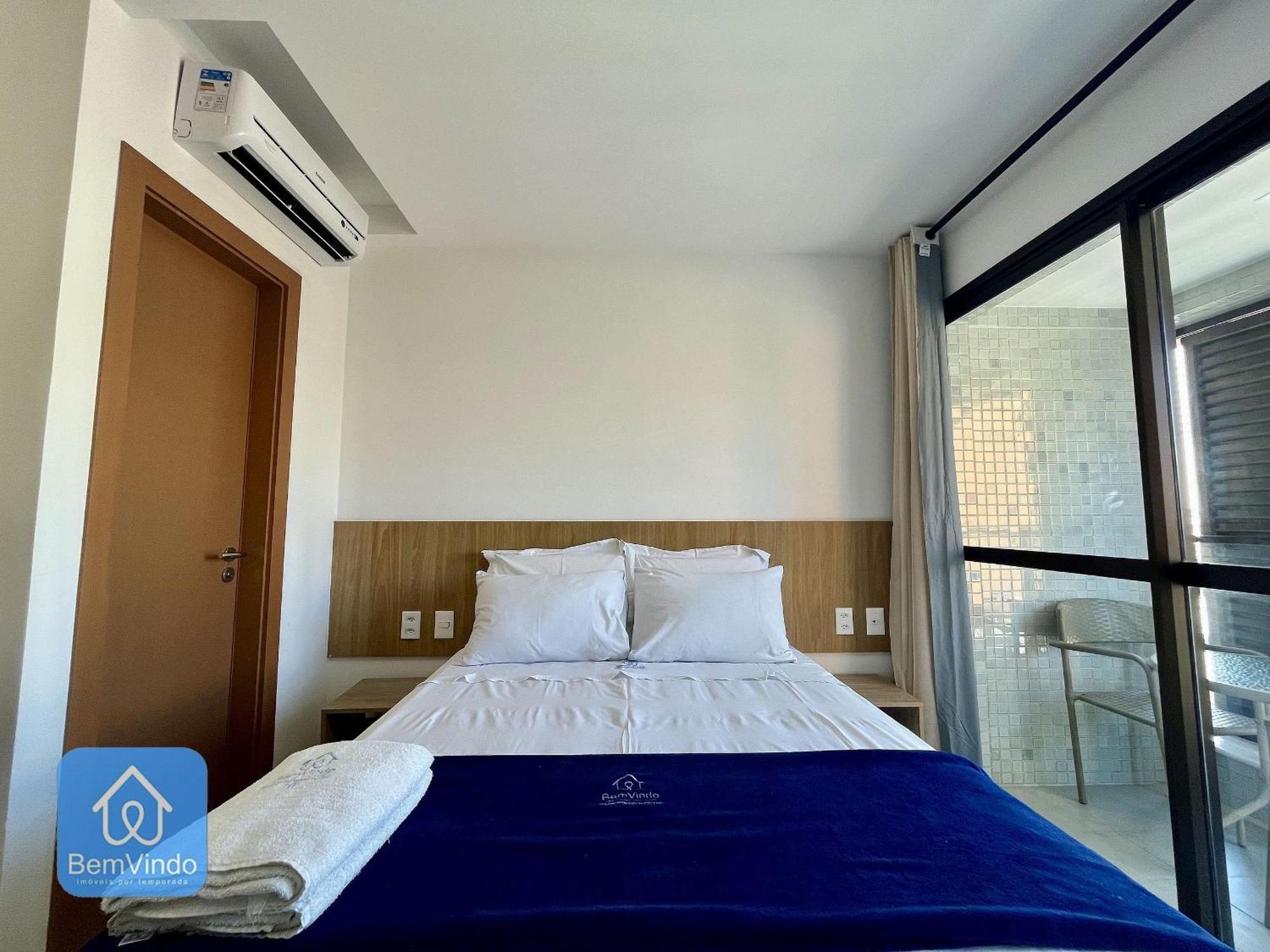 Completo E Confortavel Com Varanda Na Barra Apartamento